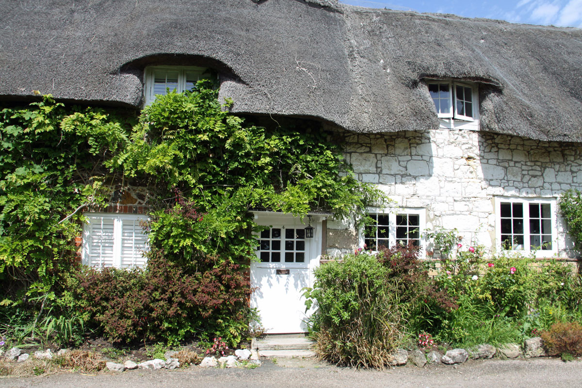 thatched cottage in the village of Calbourne Isle of Wight