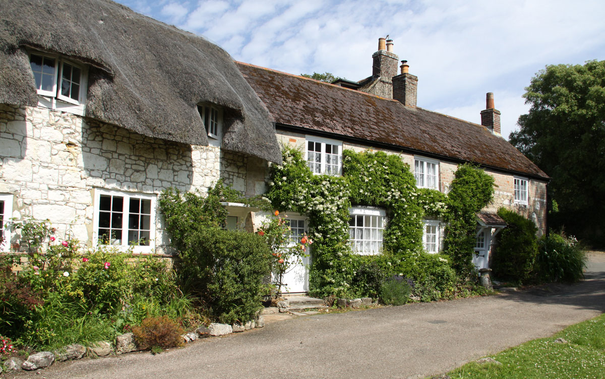 thatched cottages in Calbourne Isle of Wight