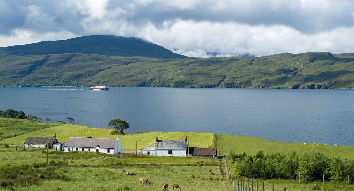 holiday cottages near loch scotland