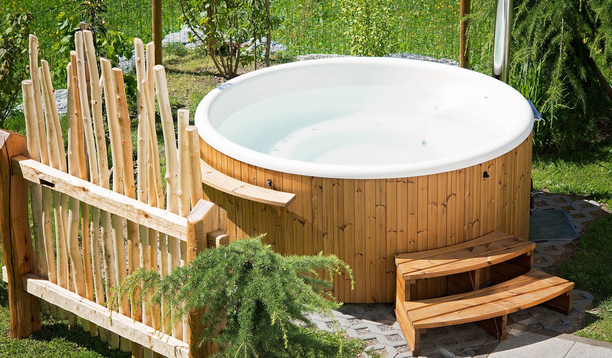 hot tub at a holiday log cabin